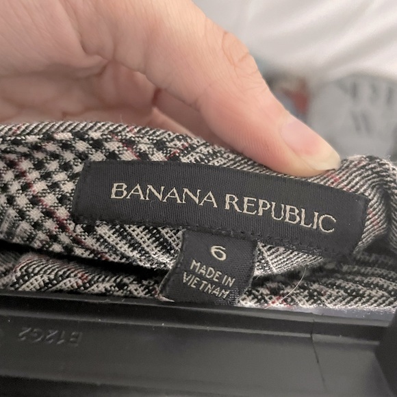 3 for 25!🌻 Banana Republic Glen Plaid Button Skirt 🌻 - Picture 6 of 7